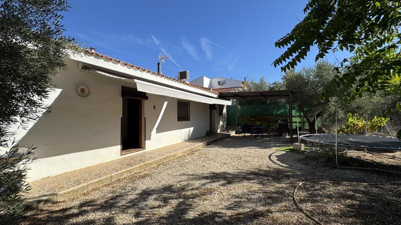 Casa de campo en Sax, vista desde la parcela